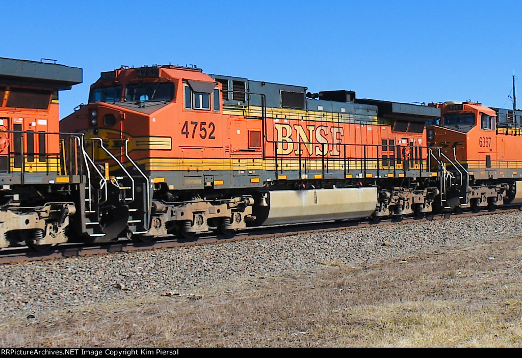 BNSF 4752